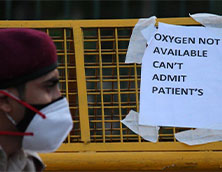 A 災害： インドは医療酸素を使い果たしています